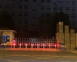 http://www.efuxi.cn/uploadfile/全自動升降柱廠家
